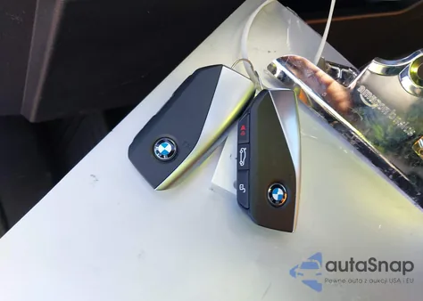 2025 BMW X3 30 xDrive z USA, uszkodzony, nr VIN 5UX53GP00S9081073